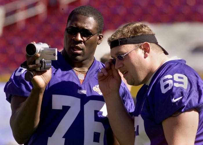 The oldest players to appear on Super Bowl rosters - NewsOpener Lomas Brown, Age 37: Super Bowl XXXV
