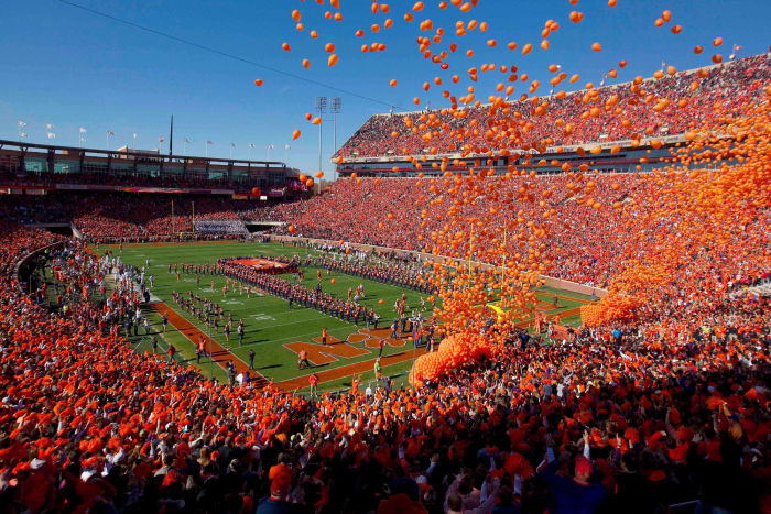 25 Best College Football Stadiums In The Country Yardbarker